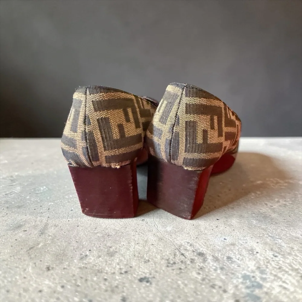 Vintage Fendi Beige Brown FF Logo Block Heel Pumps with Burgundy Heel - Picture 4 of 5